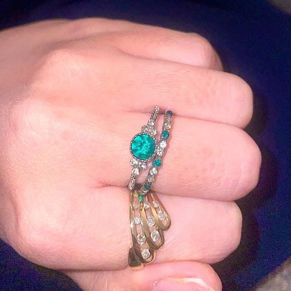Green Rhinestone Ring Set. NWOT - Picture 5 of 5